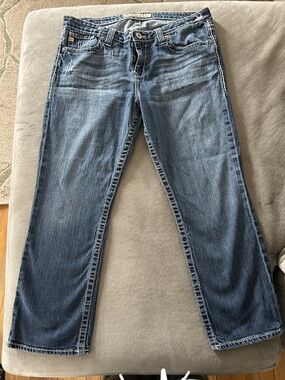 Big Star Distressed Medium Blue Capris
